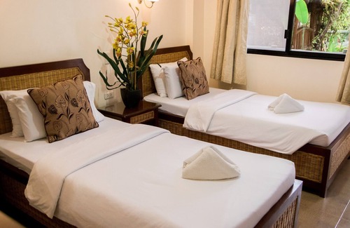 Carmen Hotel | Cozy Marick Beach Resort with Pool and Family Amenities