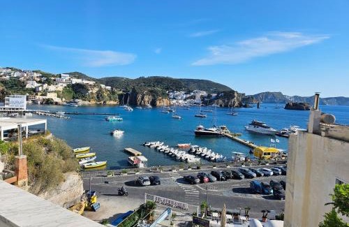 Ponza Apartment | Pet-Friendly Retreat at Maridea - Pesce Azzurro Hotel