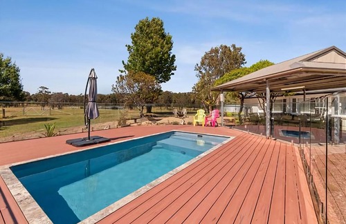 Mogo House | Discover Marie's Rest: Family-Friendly Getaway with Top Ratings