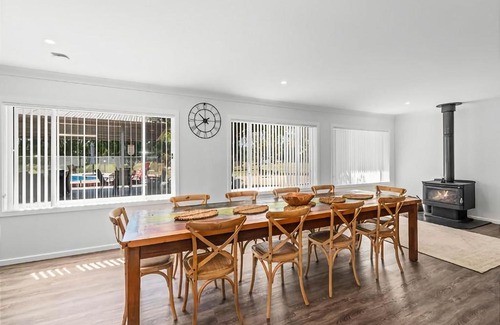 Mogo House | Discover Marie's Rest: Family-Friendly Getaway with Top Ratings