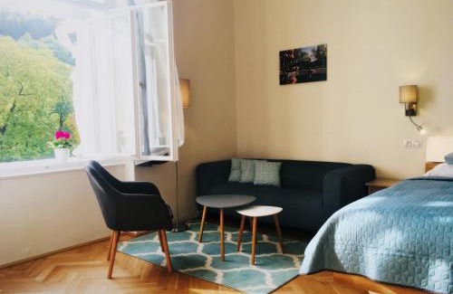 Marianske Lazne Apartment | Discover Marienbad Apartment: Family-Friendly Retreat