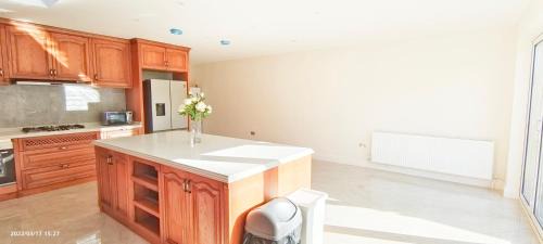 Harrow Villa | Top-Rated Family-Friendly Getaway at Marigold Villa
