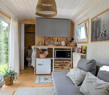Slavonice Other | Discover Mariibee Maringotka: Family-Friendly Retreat