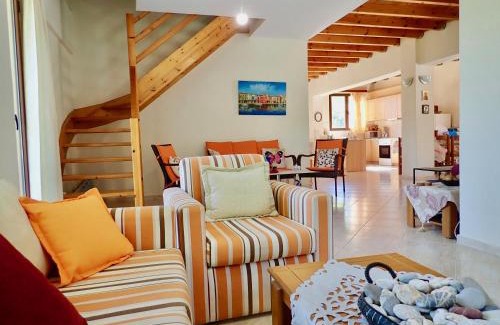 Filaki House | Charming Marika's House: Pet & Child Friendly Escape