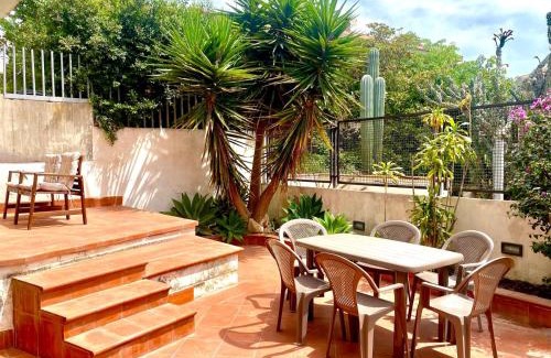 Cannizzaro House | Idyllic Marilù e il Mare - Oceanfront Terraced House Stay
