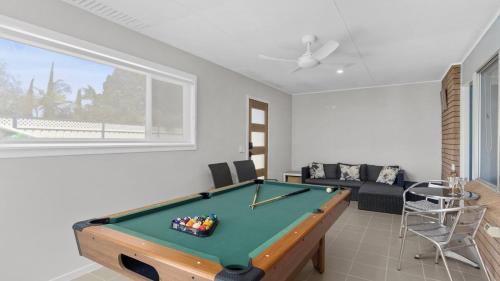 Coffs Harbour House | Relax at Marilyn's: Oceanfront Retreat with Pool & Hot Tub