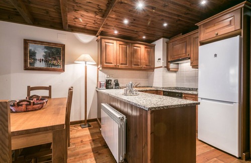 Baqueira Apartment | ```html
Inviting Marimanha by Totiaran: Spa, Kitchen & 9/10 Ratings
```
