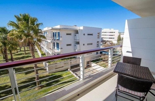 Telheiro Apartment | Top-Rated Marina Apartment with Oceanfront Pool in Lagos