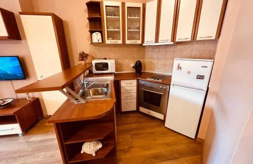 Kvartal Noviya Grad Apartment | Scenic Marina Apartment with Breathtaking Mountain Views