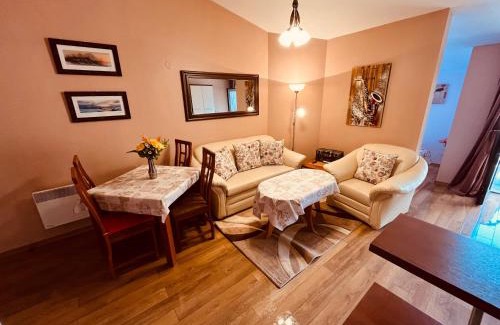 Kvartal Noviya Grad Apartment | Scenic Marina Apartment with Breathtaking Mountain Views