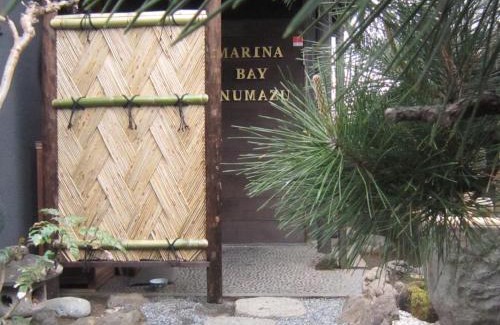 Shishihama House | Oceanfront Retreat at Marina Bay Numazu with BBQ Options