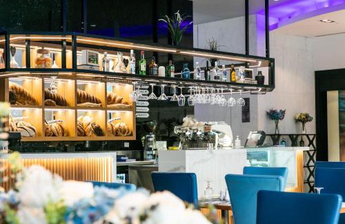 Dubai Marina Hotel | Oceanfront Serenity at Marina Byblos Hotel - 4-Star Retreat