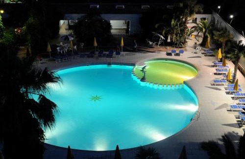 Baia Domizia Hotel | Pet-Friendly Marina Club Hotel with Ocean View & Pool