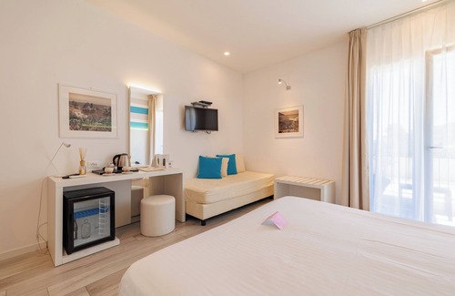 Castellammare del Golfo Hotel | Elegant Marina di Petrolo Hotel & SPA with Ocean Views