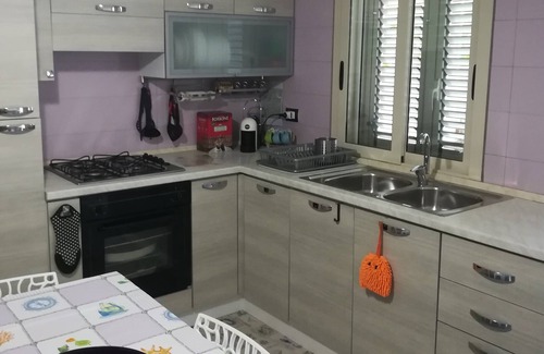 Casuzze House | Oceanfront House with Garden in Marina di Ragusa, Guest Rated 9.8