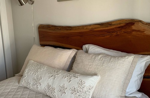 Clinton House | Exceptional Stay at Marina Guest House with Oceanfront Views
