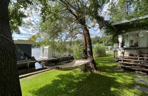 Westend Boat Rental | Cozy Haus Directly on the Lake with Private Beach Access