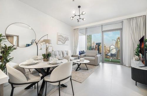 Dubai Marina Apartment | Marina Horizon by LIV High Floor 1BR, For 5 Guests, Dual Gyms & Marina View