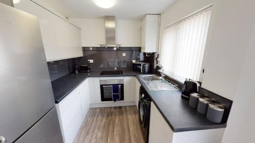 Hull Apartment | Discover Marina House: Top-Rated Stay at 8.7/10