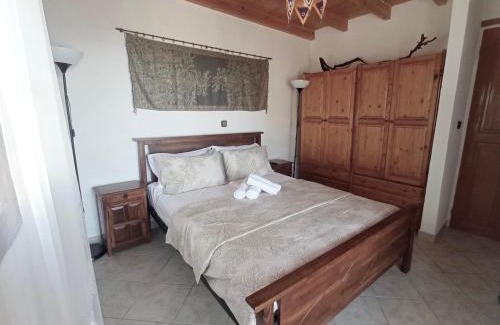 Chalikounas House | Family-Friendly Marina House Steps from Halikounas Beach