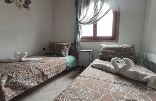 Chalikounas House | Family-Friendly Marina House Steps from Halikounas Beach