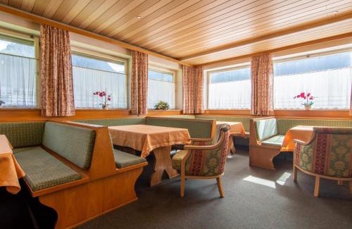 Huben House | Family-Friendly Getaway at Marina III in Prime Location
