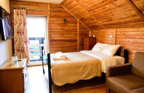 Rydzewo House | Cozy Marina Lester House: Pet-Friendly and Family Approved