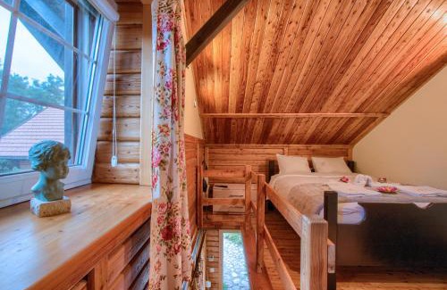 Rydzewo House | Cozy Marina Lester House: Pet-Friendly and Family Approved