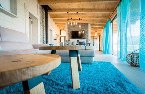 Bobrovnik Resort | Exceptional Marina Liptov: Poolside Retreat by the Ocean