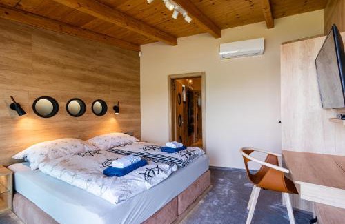 Bobrovnik Resort | Exceptional Marina Liptov: Poolside Retreat by the Ocean