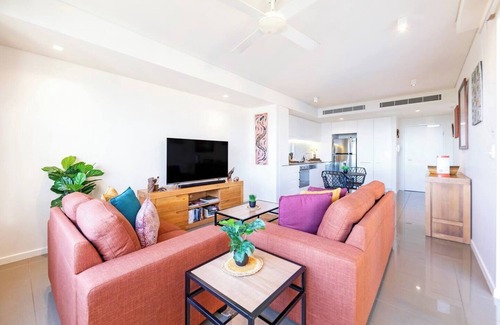 Darwin City Centre Apartment | Scenic Sea View Hideaway at Darwin Waterfront Lagoon