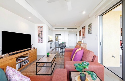 Darwin City Centre Apartment | Scenic Sea View Hideaway at Darwin Waterfront Lagoon