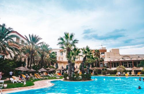 Yasmine Hotel | Relaxing Retreat at Marina Palace with Ocean View & Pool