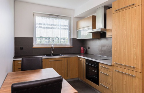 Przymorze Apartment | Cozy Marina Primore Apartment with Kitchen & Breakfast