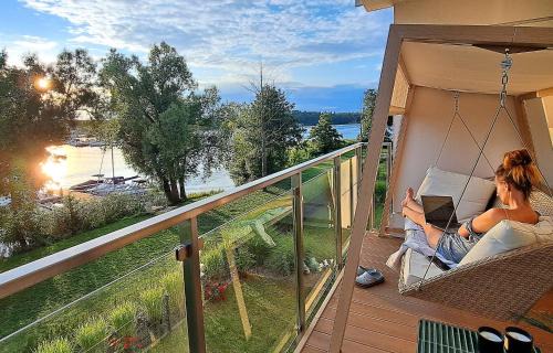 Ilawa Apartment | Relax at Marina: 4-Star Stay with Pet-Friendly Amenities
