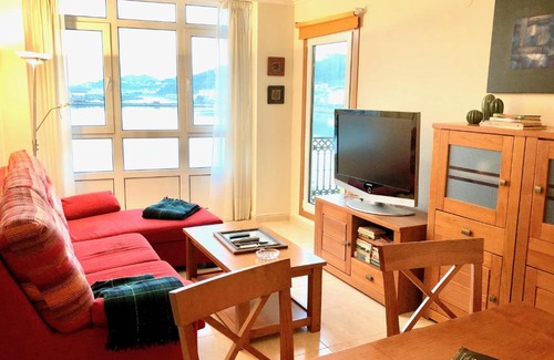 Viveiro Apartment | Marina Sol: Dreamy Retreat with Private Pool & Child-Friendly Amenities