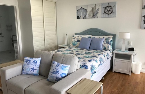 Wannanup Ski Chalet | Scenic Marina View Chalets with Family-Friendly Amenities