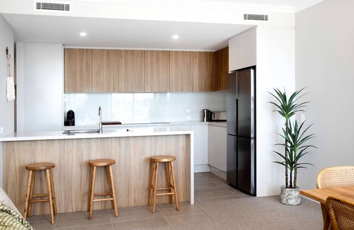 Ulladulla Apartment | Enjoy Marina View with Oceanfront Pool & Great Reviews