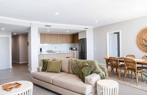 Ulladulla Apartment | Enjoy Marina View with Oceanfront Pool & Great Reviews
