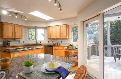 Sudden Valley House | Marina View w/ Large Deck in Resort Setting. Walk to Lake Beach!