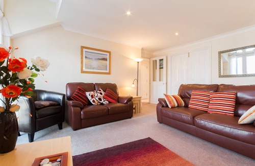 Brixham Apartment | Oceanfront Apartment with Breathtaking Marina Views
