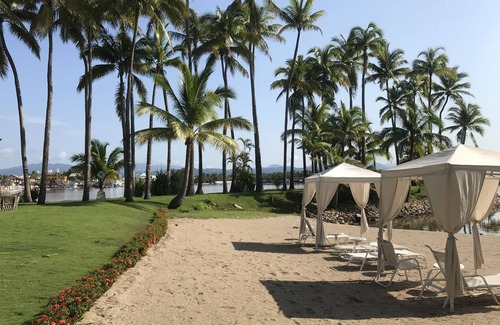 Isla Navidad Villa | Discover Marina Villas: Ocean View Retreat at Grand Isla Navidad