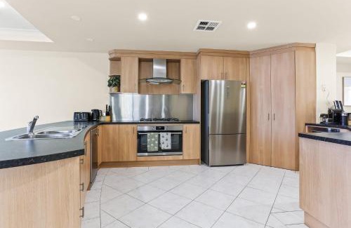 Port Lincoln Apartment | Family-Friendly 4-Star Apartments in Port Lincoln, Australia