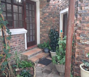 Durbanville Bed & Breakfast | Cozy Marinda's B&B with 8.9/10 Guest Reviews