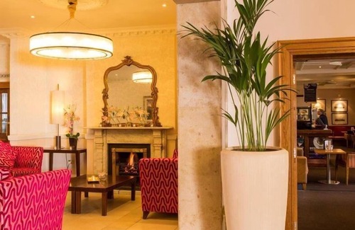 Sutton Cross Hotel | Discover Marine Hotel: Family-Friendly with Pool & Spa
