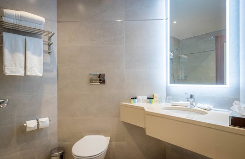 Sutton Cross Hotel | Discover Marine Hotel: Family-Friendly with Pool & Spa