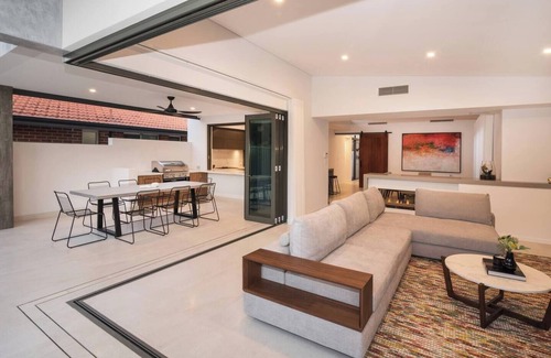 Busselton House | Unforgettable Marine Life Getaways with Family-Friendly Perks