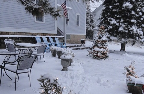 Marine on St. Croix Apartment | Serene Marine On St Croix Retreat with Pool & Breakfast