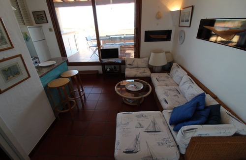 Golfo di Marinella Apartment | Beachside Marineled Apartment with Pool & Ocean View