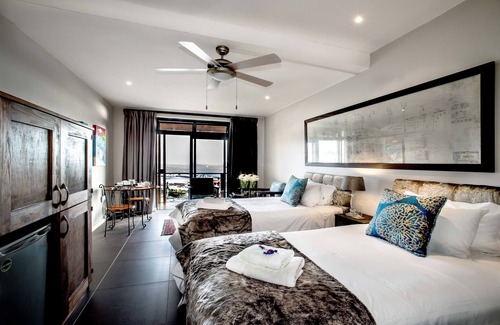 Simon's Town House | Discover Mariner Guesthouse: Family-Friendly with Dining & More